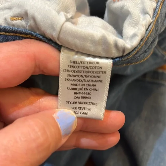 Distressed Tinseltown Blue Jeans - Picture 8 of 8